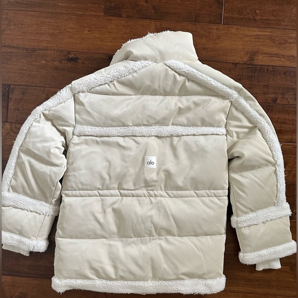 Alo Ice Breaker Puffer Jacket Size Small - Picture 5 of 6